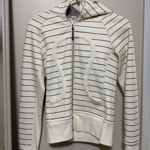 Lululemon zip up jacket size 4